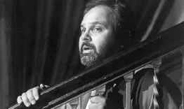 Laurence Ballard as the Critic.