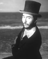 One of the many faces of Les Claypool.