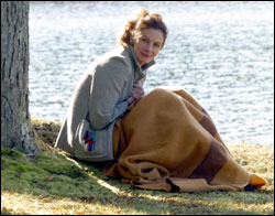 Dammit, Julia still looks great even without a man!