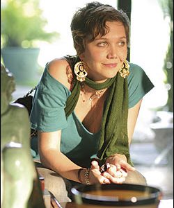 Happy Endings' gold digger Gyllenhaal.