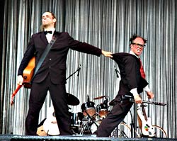 Play time with Les Parfaits Inconnus.