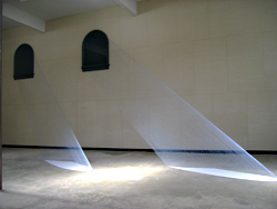 Arrival at 2 a.m.: delicate streams.