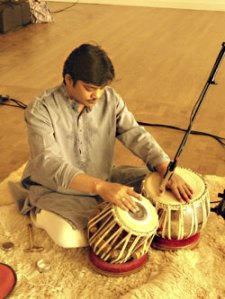 Kuntal Roy performing last Friday at the Good Shepherd Center.