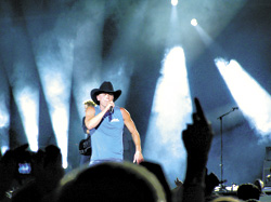 Chesneys Qwest concerts set a Seattle attendance record.