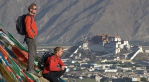 Anker (left) and Houlding stop in Lhasa, en route to Everest.