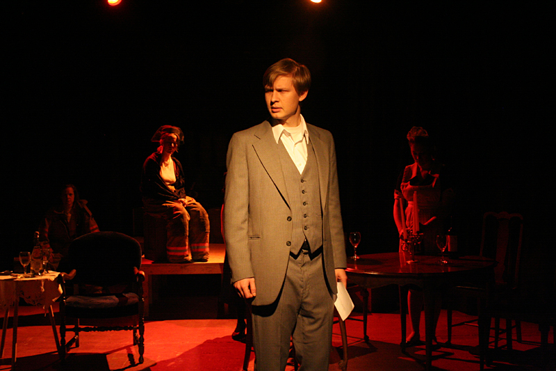 Hinds as reluctant host.