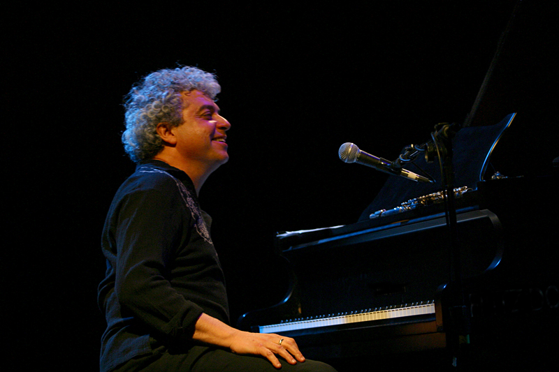 Show no Sesc Pompeia em 18.02.2005.Foto: Adriana Elias