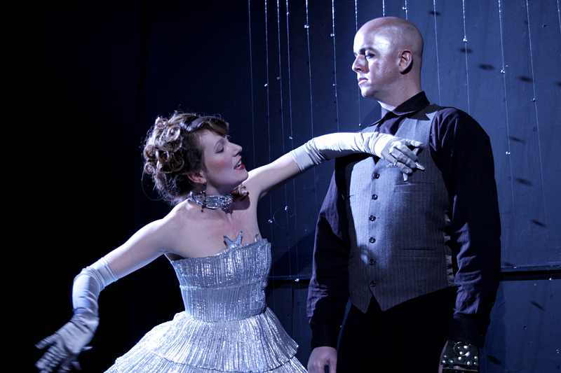 Jen Nelson and Todd Hull are among the large Cocktails cast.