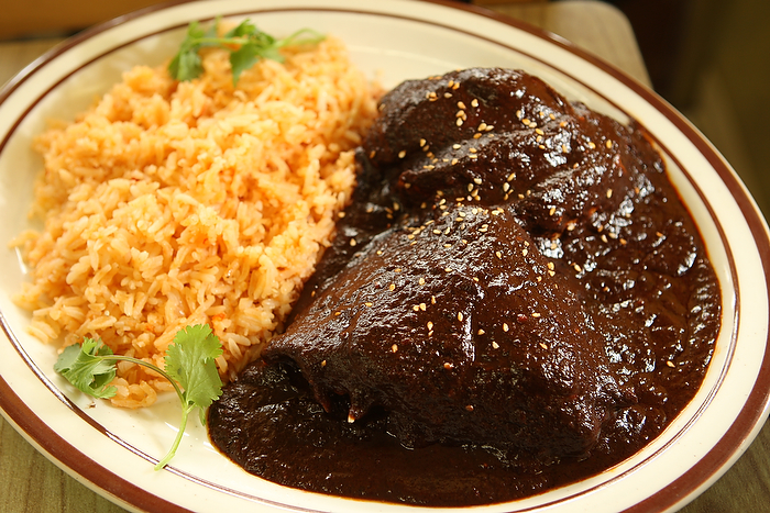 BURIEN, WA THURSDAY OCT 25 2012 El Tio Restaurant Restaurant El Tio, 452 SW 153rd St., Suite A, Burien, 242-2326. Mon.-Sun., 10 a.m.-10 p.m. Chapulines $4, Tlayuda $11.95, Molotes $7.50, Mole con pollo $8.75, Empanada de huitlacoche $9.25, Hot chocolate $3.50 (Photo By Kevin P. Casey)