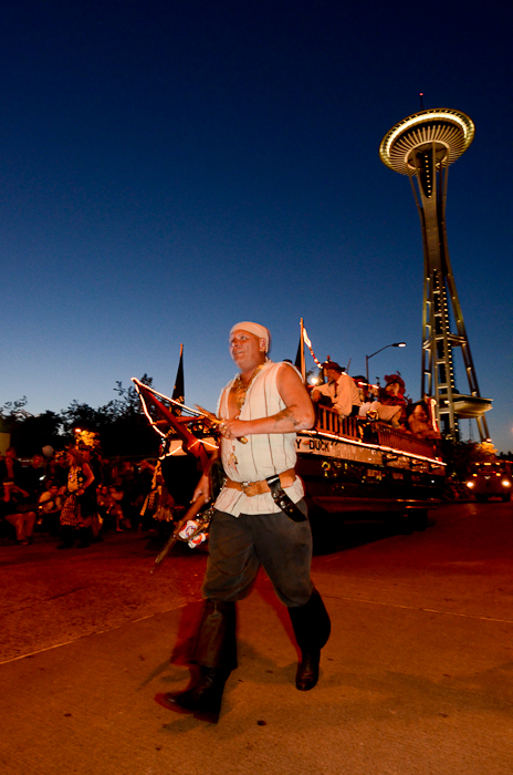 The Moby Duck beginnin' its voyage.