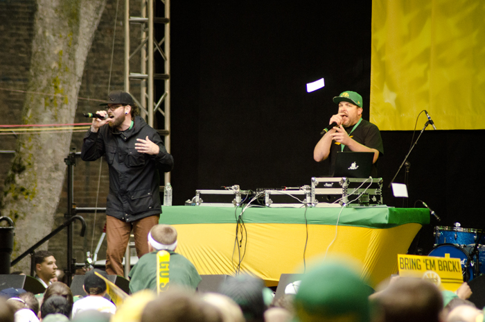 Musical performance by Common Market.