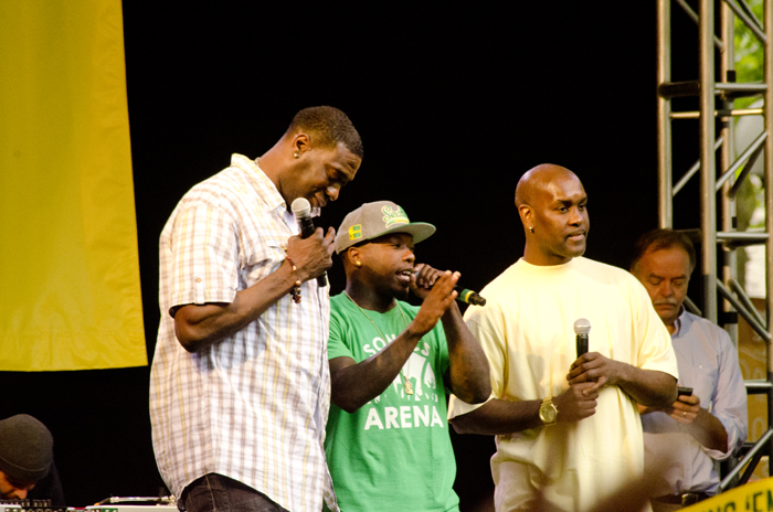 Shawn Kemp, Nate Robinson, and Gary Payton all on stage to show their support.