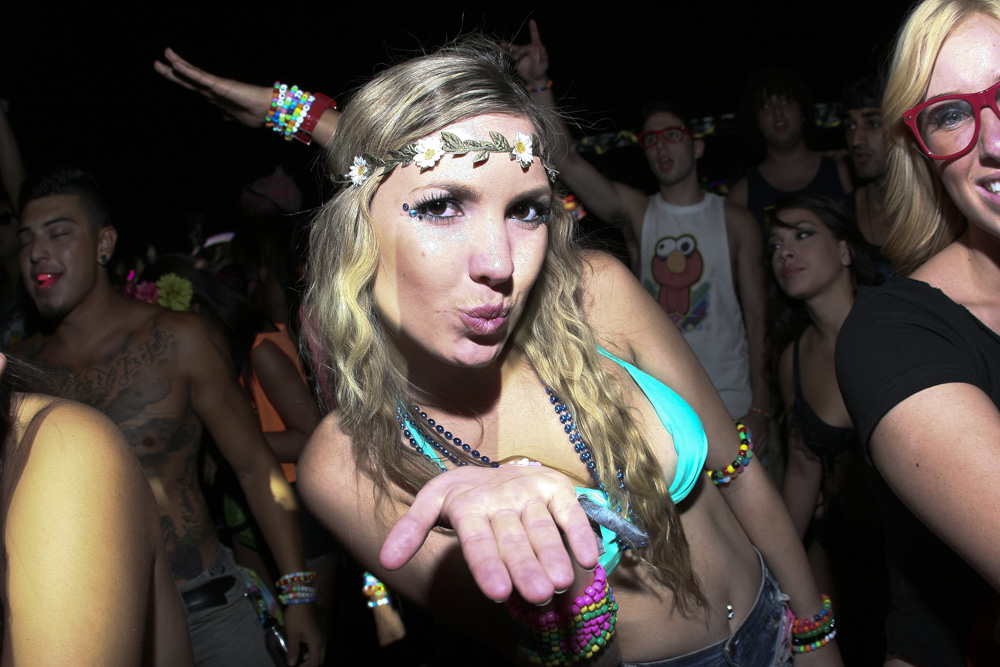 The final day of Electric Daisy Carnival 2012 saw massive crowds come