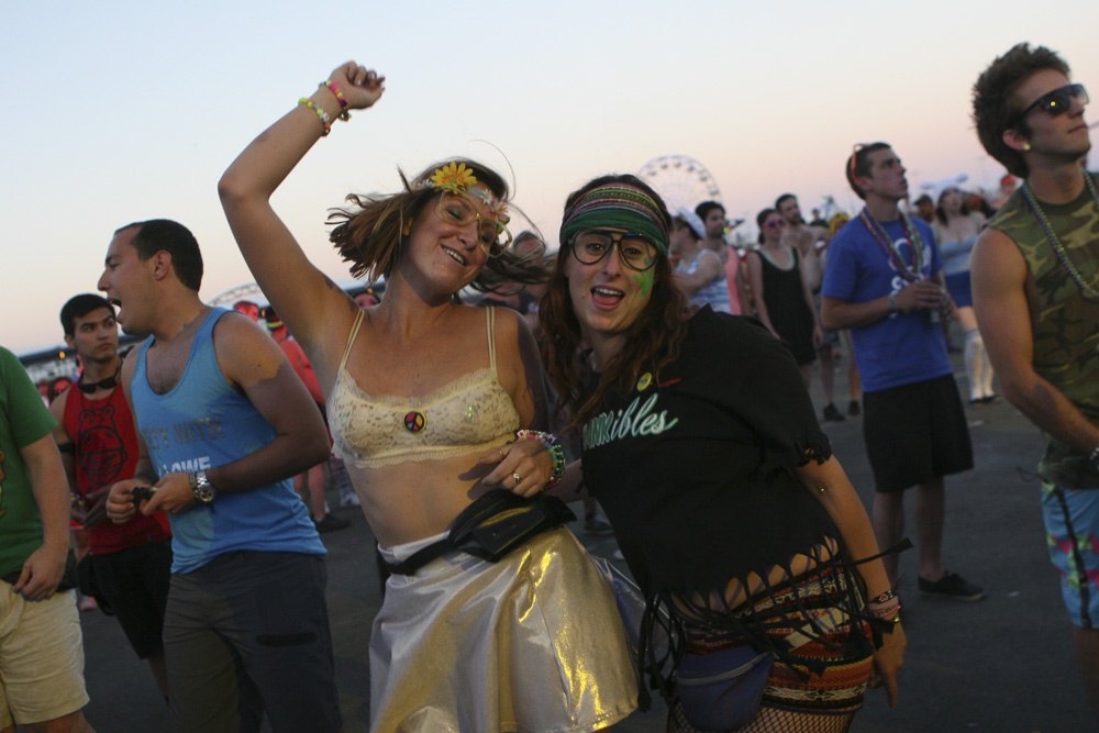 The final day of Electric Daisy Carnival 2012 saw massive crowds come
