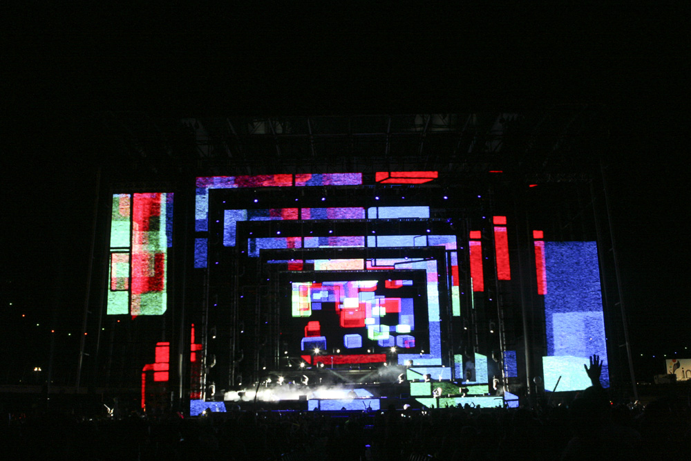 The final day of Electric Daisy Carnival 2012 saw massive crowds come