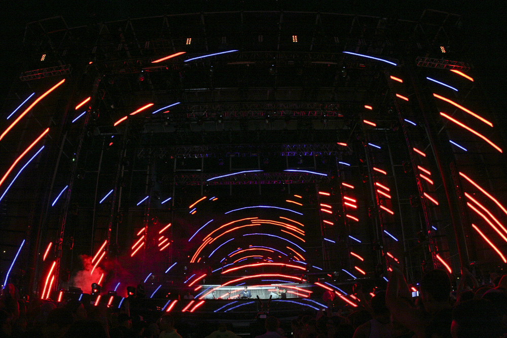 The final day of Electric Daisy Carnival 2012 saw massive crowds come