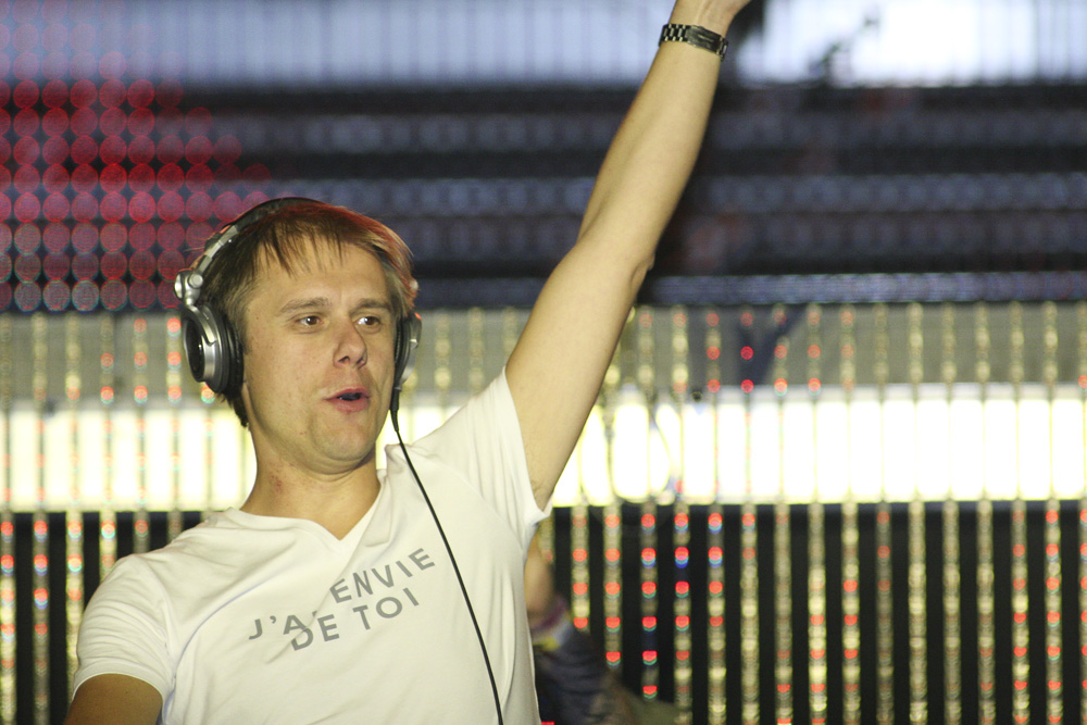 The final day of Electric Daisy Carnival 2012 saw massive crowds come