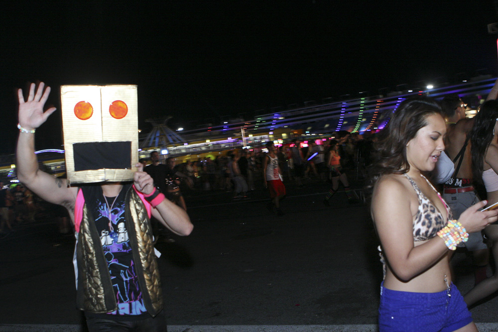 The final day of Electric Daisy Carnival 2012 saw massive crowds come