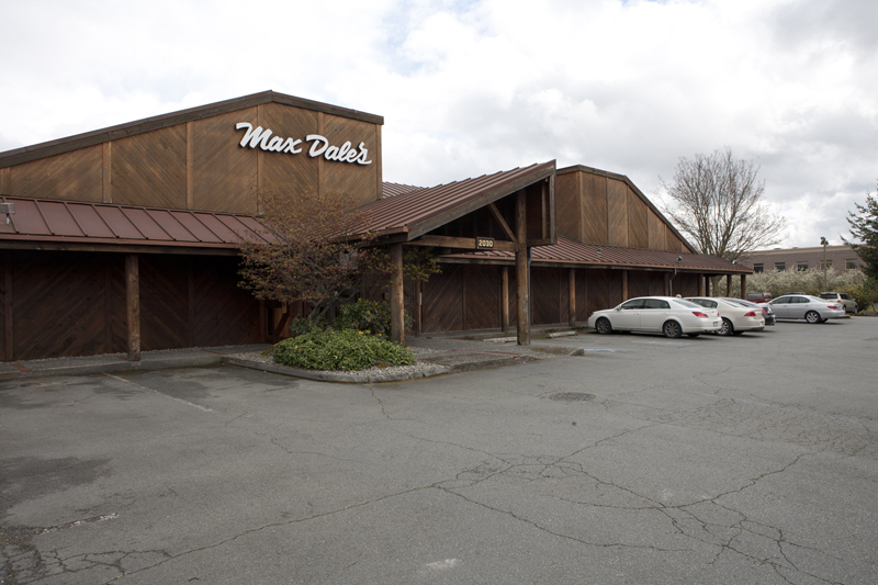 Max DaleaE™s Steak and Chop House 2030 Riverside Dr., Mount Vernon(360) 424-7171.