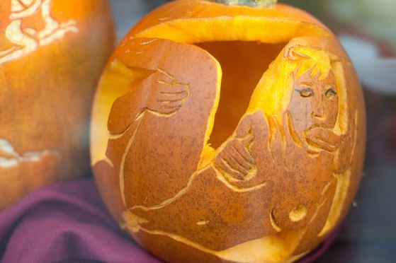 Check out these awesomely naughty pumpkins that Babeland carved for all of those late night walkers to indulge in.