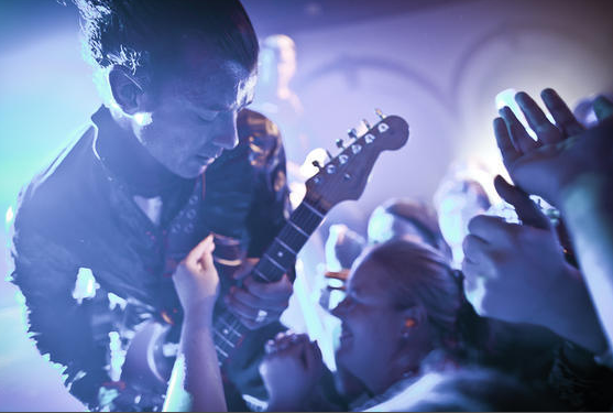 Gavin Rossdale's appearance at the Neptune proved that horny women still love Bush.