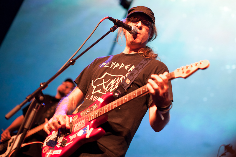 Jack Endino of Valis performs Come As You Are.