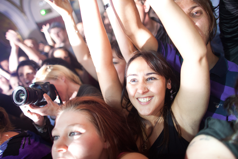 Voila la mosh pit of horning screaming female peers.