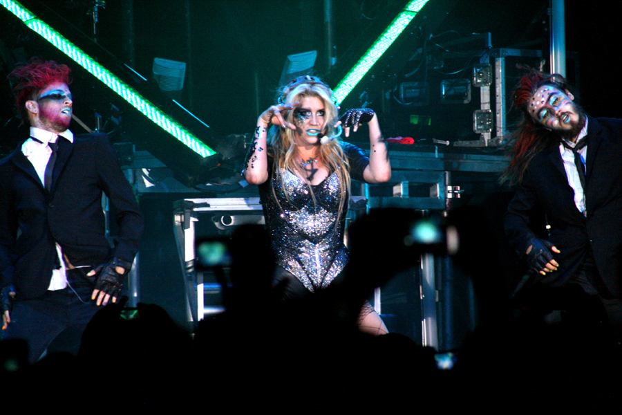 Breakin' it down with the dancers!