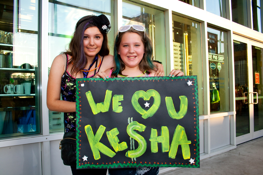 Amy Ackerman and Ashley Ackerman sport some quirky outfits.