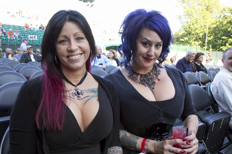 The Snoqualmie Tribe legalized marijuana for Willie Nelson's casino show and his excited fans made for an amazing good time.