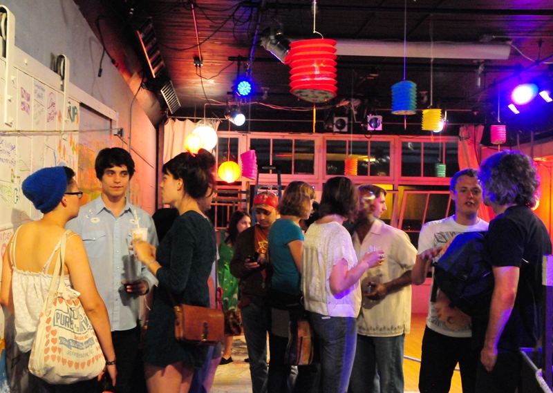 Even the lighting is artistic.