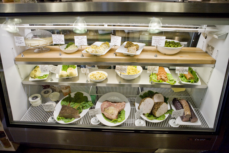 Lettuce adds color, and not much else.