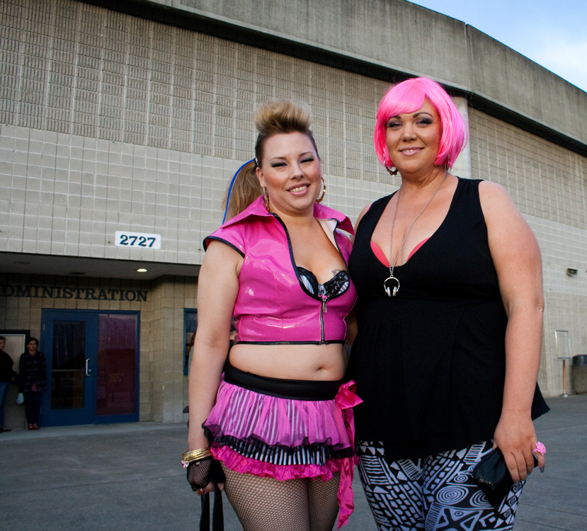 Jenny and Sonja get their outfits just right.