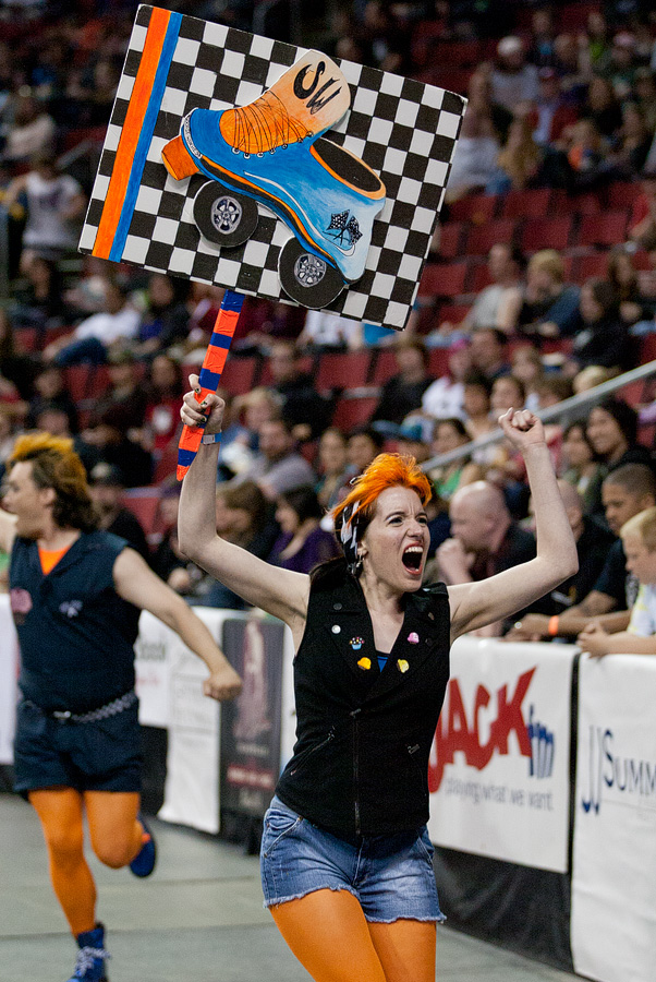 A Sockit Wench displays her colors.