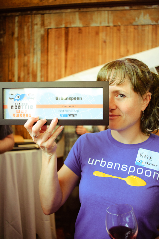 Kate from Urbanspoon with the award for Favorite Mobile App in Food/Booze. Everyone loves to shake it with Urbanspoon.