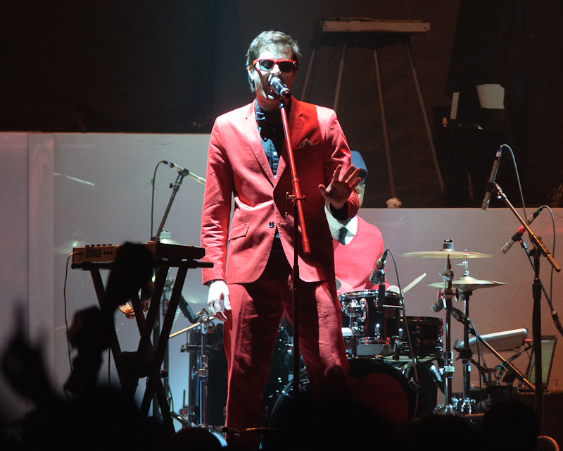 Although Mars wasn't chillin' in his snuggie on stage, he and Janelle