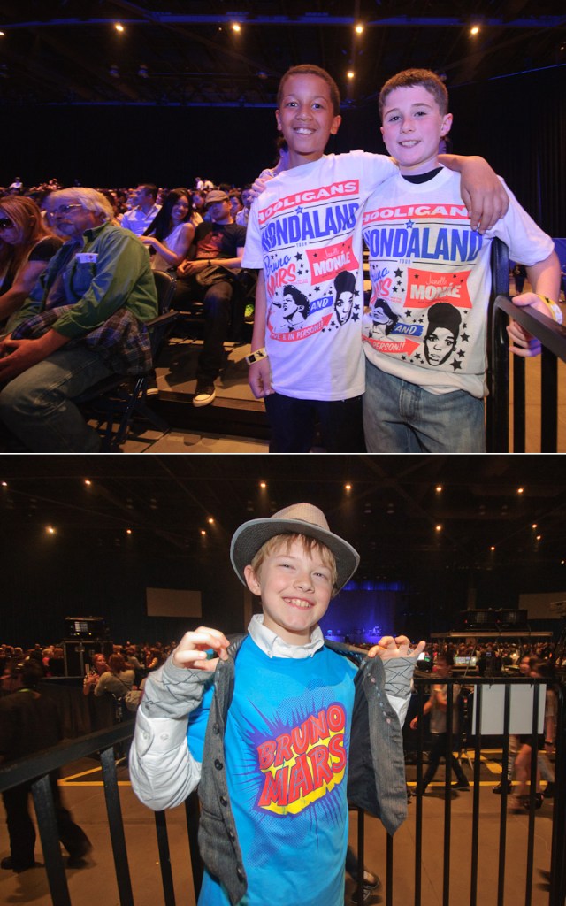 Although Mars wasn't chillin' in his snuggie on stage, he and Janelle