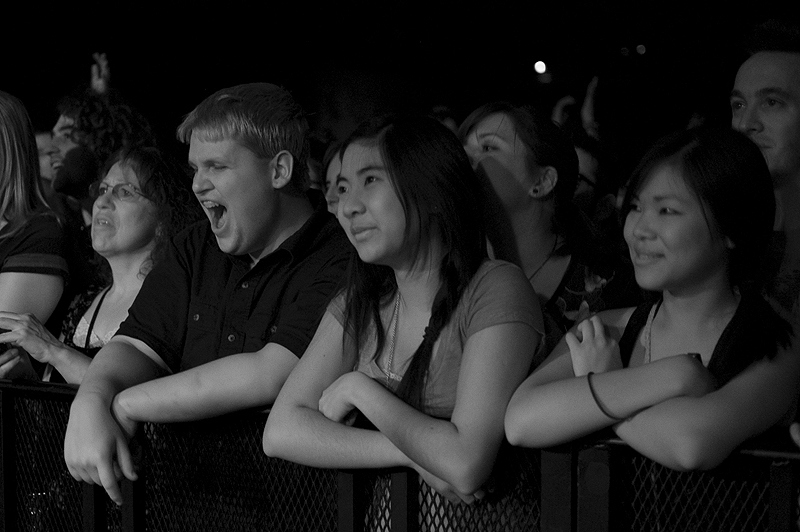 "True to fashion, Adkins and company remained relatively calm and collected during