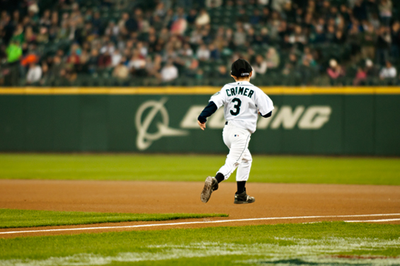 Macklemore performs "My Oh My", his tribute to M's broadcaster Dave Niehaus,