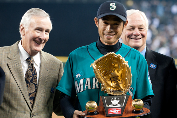 Macklemore performs "My Oh My", his tribute to M's broadcaster Dave Niehaus,