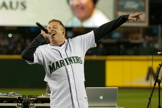 Macklemore performs "My Oh My", his tribute to M's broadcaster Dave Niehaus,