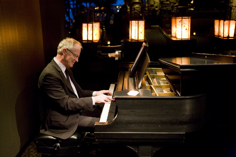This man plays Lady Gaga on the piano - and makes it sound good.