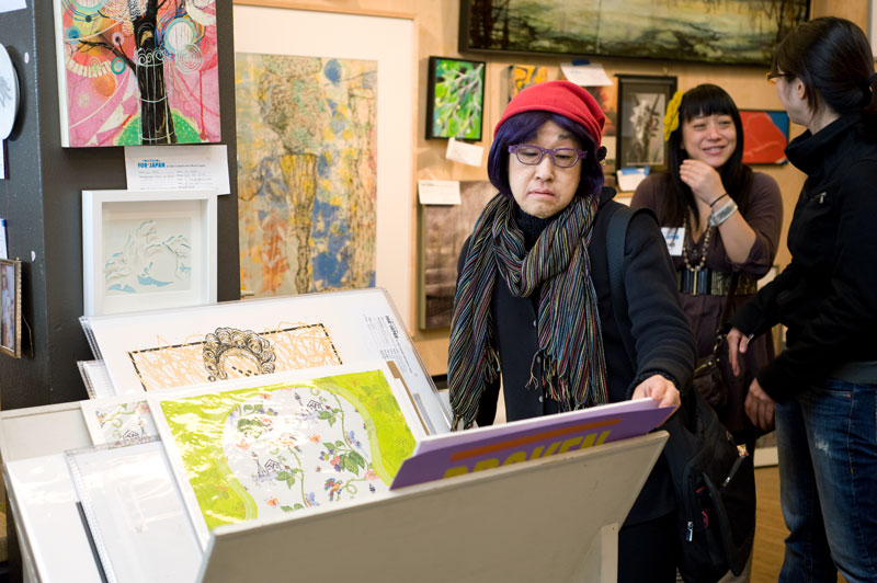 Artists and art lovers got together at Hijo this weekend to raise