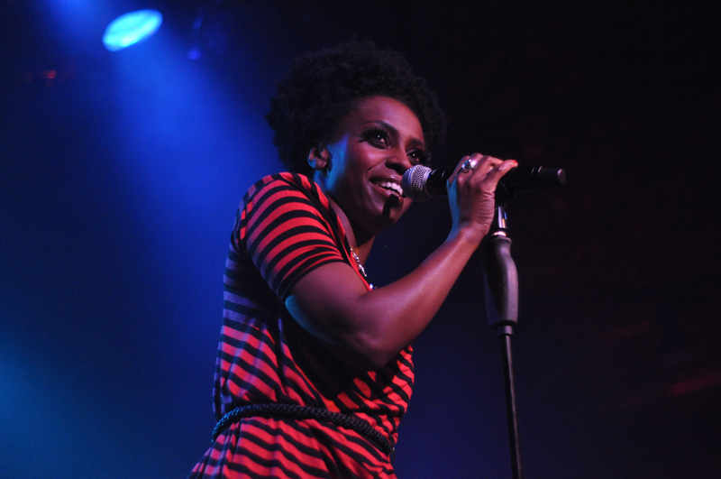 Morcheeba opened with the infamous track The Sea.