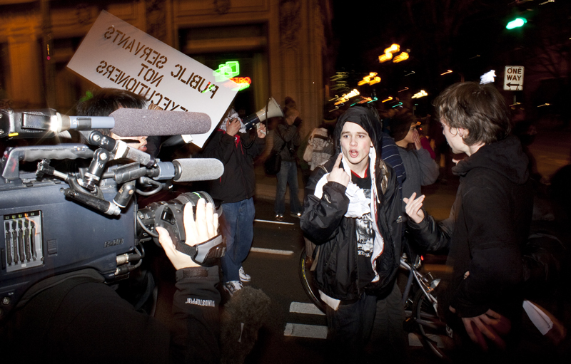 This man explains the pepper spray incident to other local news agencies.