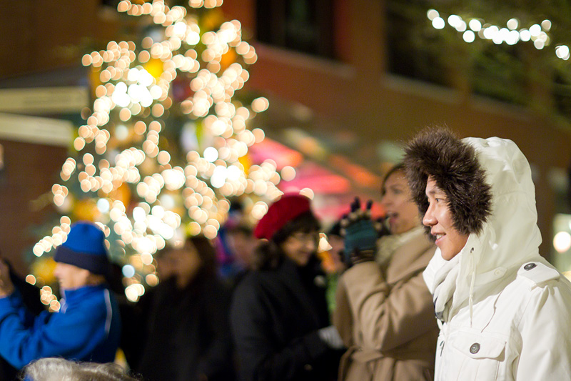 There's nothing like the holidays and a canine costume contest to bring