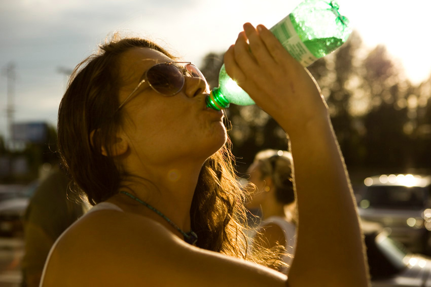 Cornerback Harper Boiz drinks in some liquid sunshine.