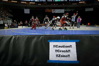 A warning for the photographer pit.