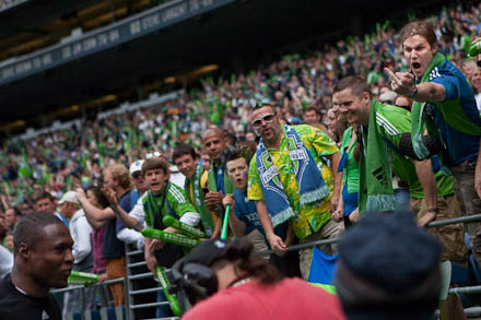 A Sounders fan lets Galaxy Goal Keeper Donovan Ricketts know what he thinks about his play.