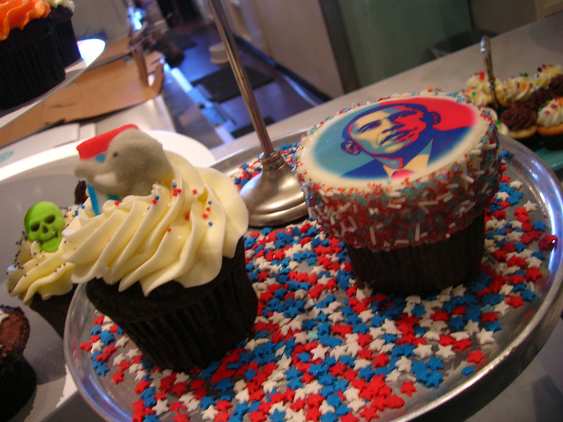 Even republicans can have their cake and eat it too, with this treat topped with an elephant.